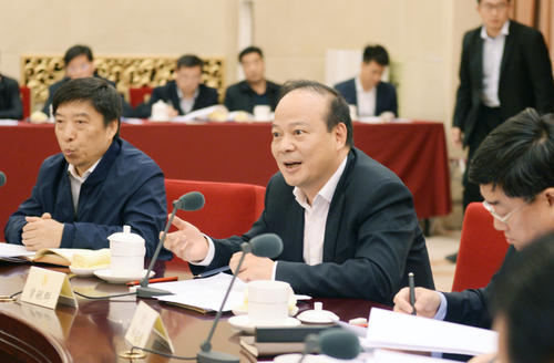 王傳福表兄是哪里人(呂向陽與王傳福是什么老表)