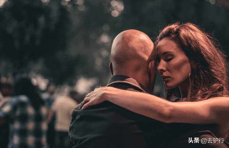 智利人為什么長(zhǎng)的像中國(guó)人（智利人是什么膚色）