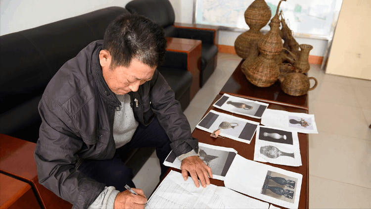 30年教齡榮譽證書有什么用(農(nóng)村教師30年教齡榮譽證書意義)