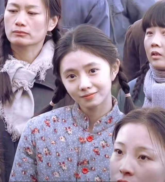 劉浩存的眼睛為什么這么大（劉浩存的眼睛好奇怪）