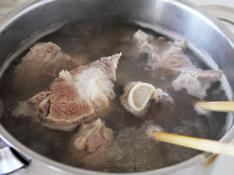 煮羊骨頭放什么調料 煮羊骨頭的正確方法與配料