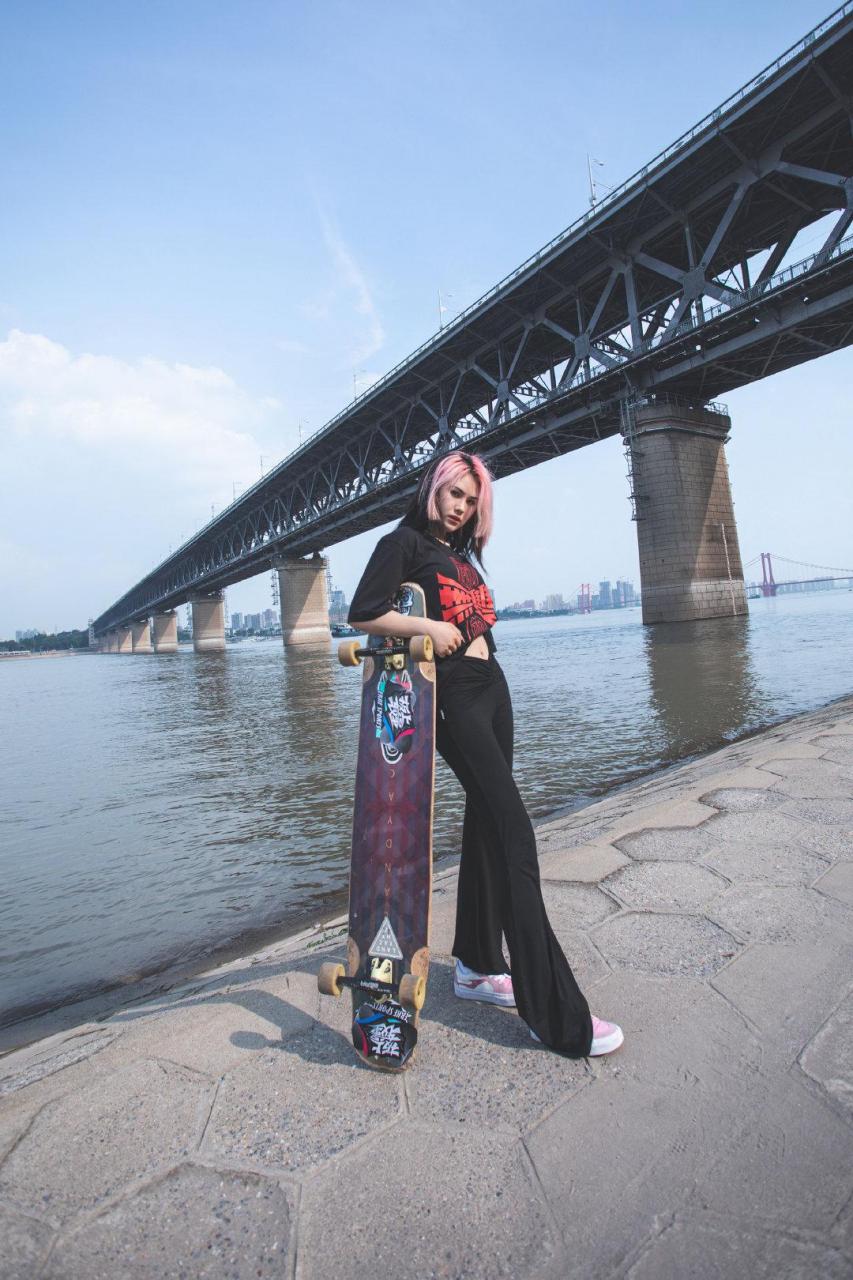 為什么現在阿迪達斯不火了(為什么最近不讓買阿迪達斯)