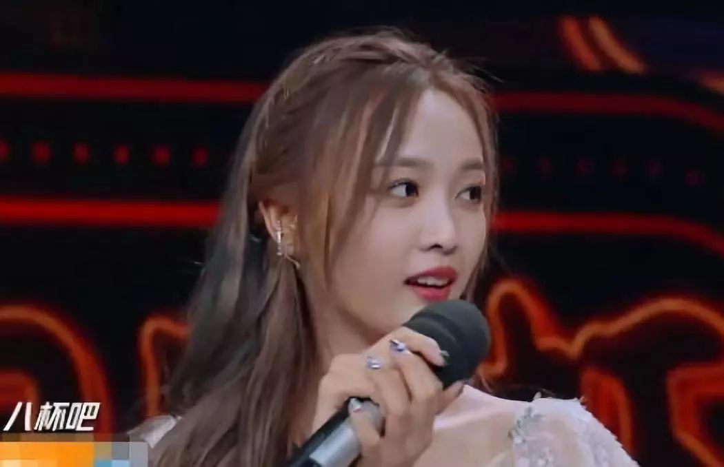 孟美岐學歷為什么那么低(孟美岐初中沒畢業為什么不讀書)