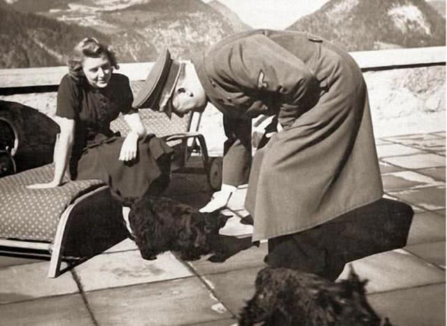 希特勒為什么要殺猶太人 (為什么脫褲子就知道是猶太人)