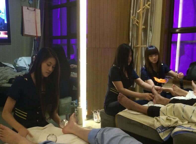 洗腳女喜歡什么樣的人(洗腳妹會喜歡一個男生嗎)