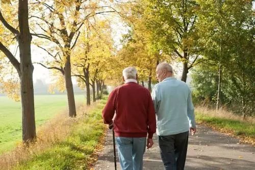 洗澡為什么不能先洗頭 (為什么要先洗澡再洗頭發)