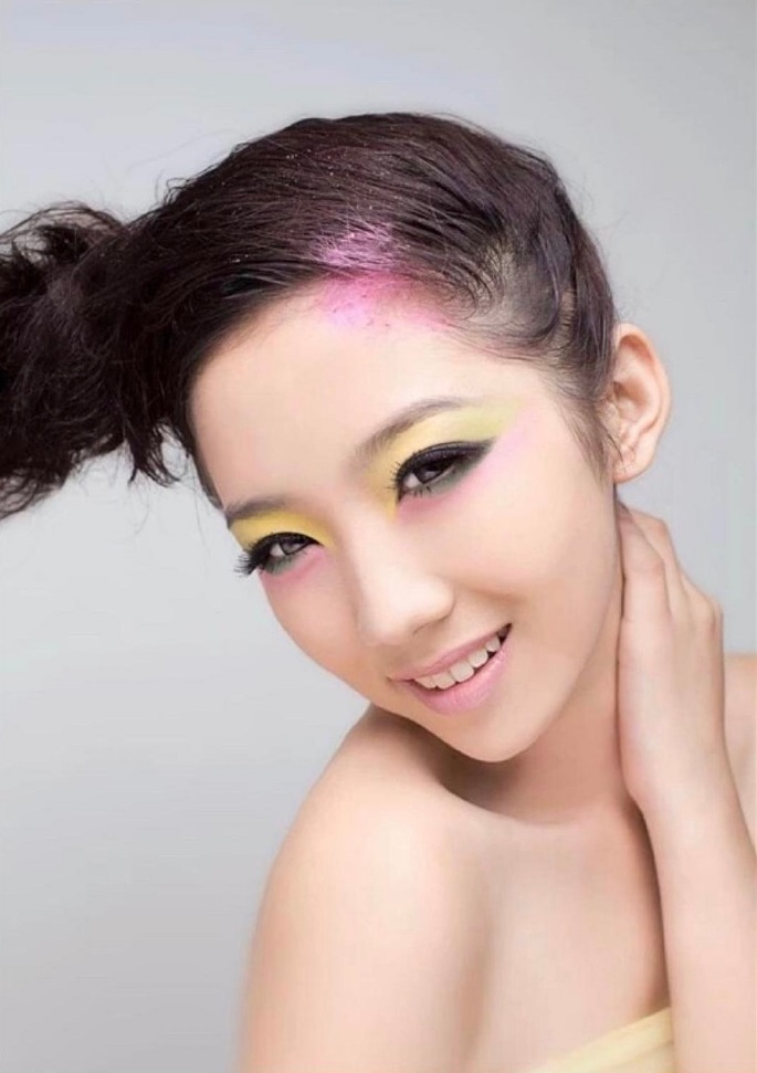 孟美岐14歲會(huì)拍牛奶照（孟美岐寫(xiě)真照牛奶）