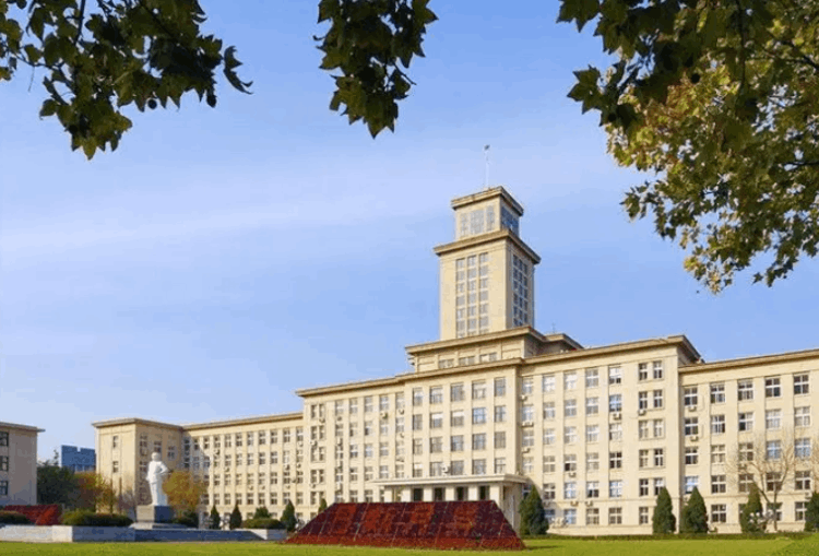 中南財經政法大學排名全國第幾,2022校友會中國財經類大學排行榜