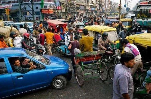 印度的公交車有多可怕（印度公交車為什么沒有門）