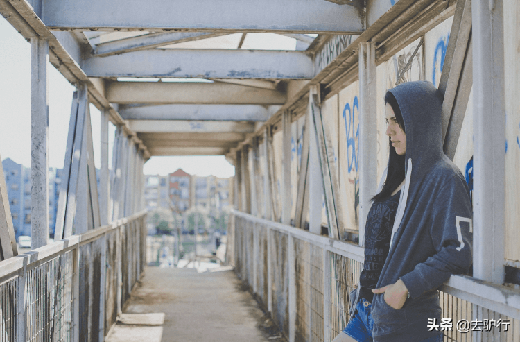 智利人為什么長(zhǎng)的像中國(guó)人（智利人是什么膚色）