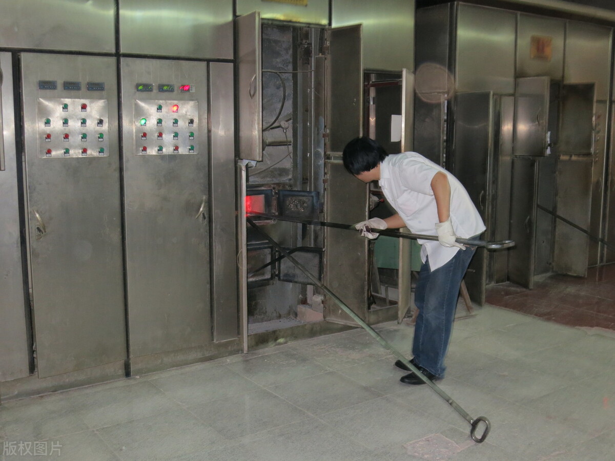 殯儀館一般怎么招人(殯儀館上班的真實(shí)感受工資)