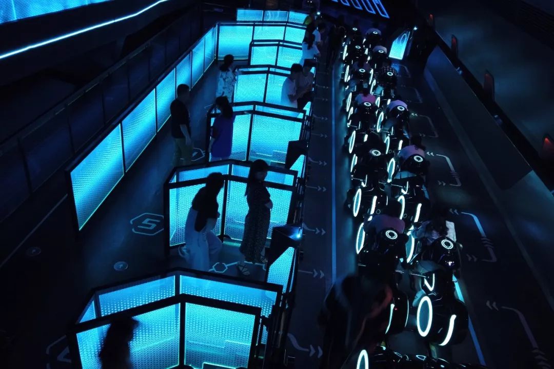 去上海迪士尼花了一萬(情侶去上海迪士尼大概多少錢)