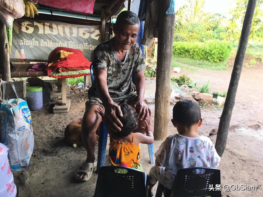 2w月薪在泰國什么水平（泰國哪里華人定居最多）
