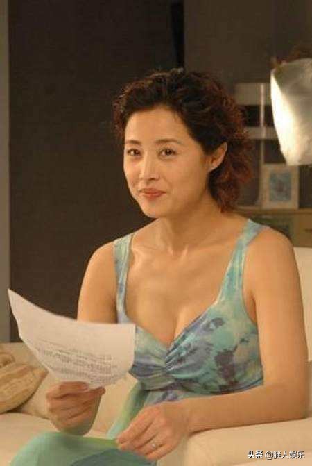 張若昀的親娘是誰(演員張若昀的家世)