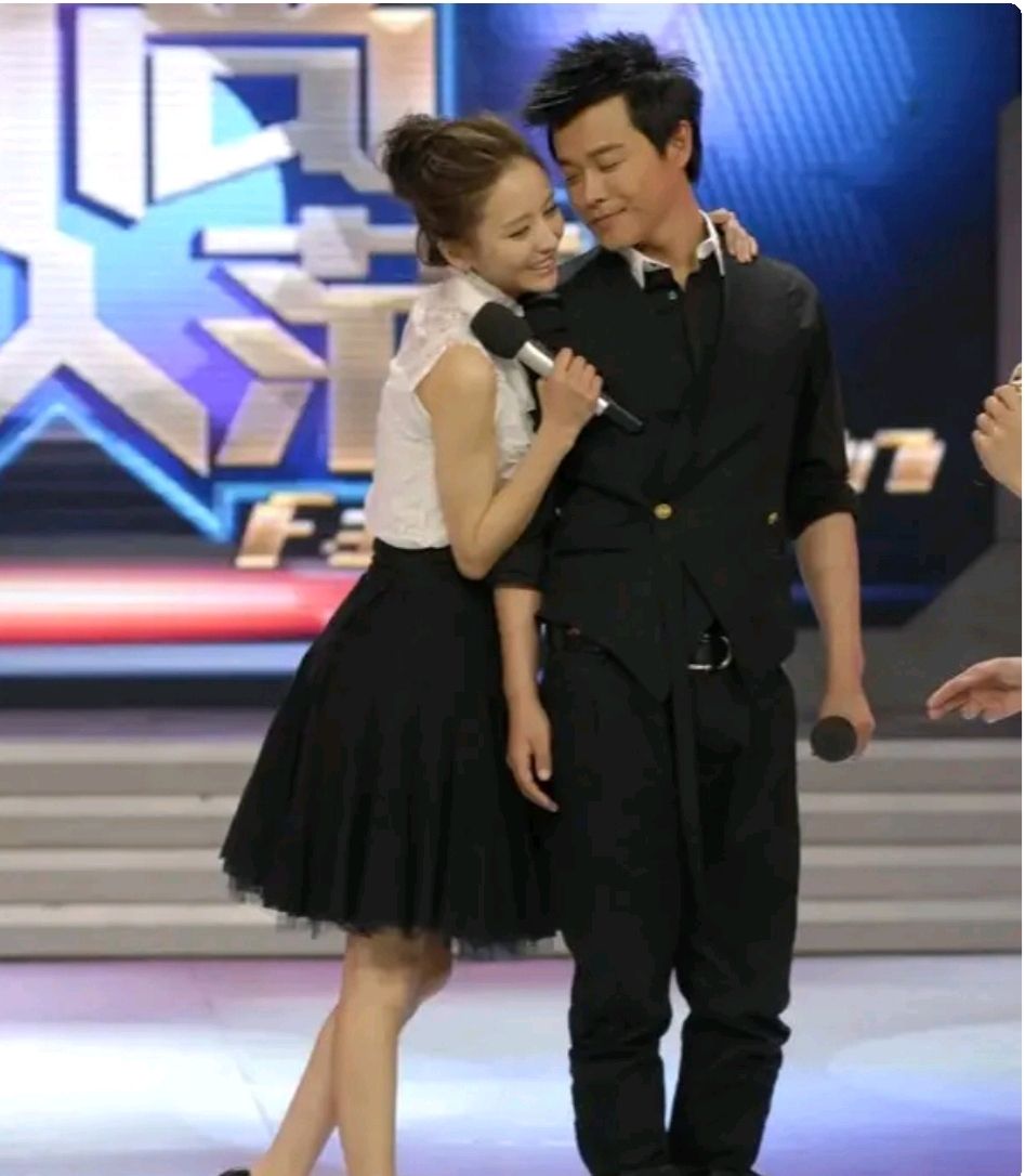 佟麗婭現(xiàn)在的老公(佟麗婭又嫁人嗎)