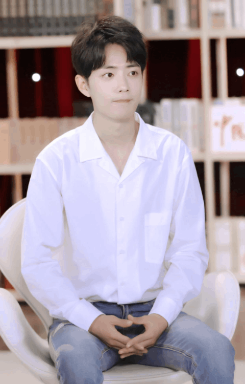 肖戰為什么被全網黑 (肖戰的手為什么這么黑)