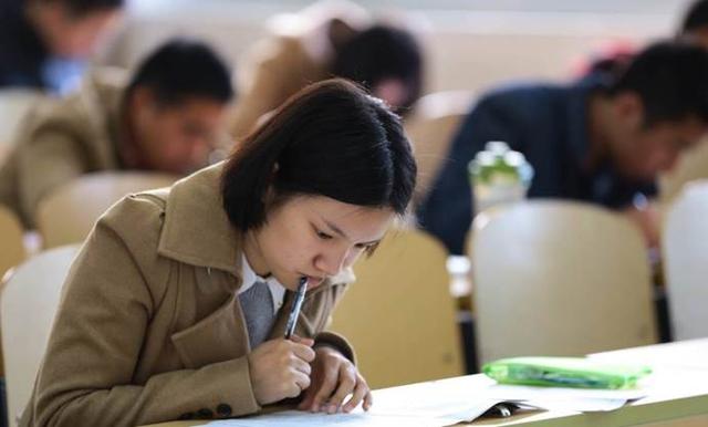 事業(yè)單位轉(zhuǎn)公務(wù)員最新政策（2022年事業(yè)編轉(zhuǎn)公務(wù)員途徑）