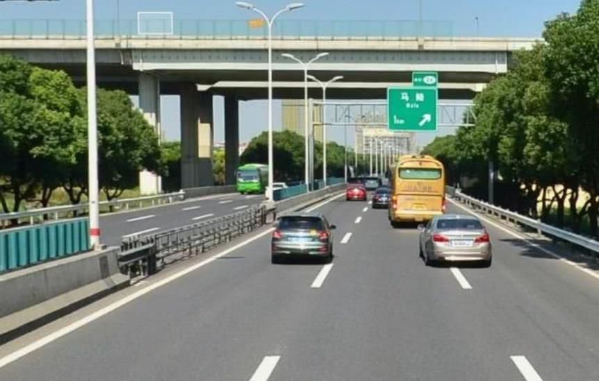 中國第一條高速公路(中國最早的高速公路排名)