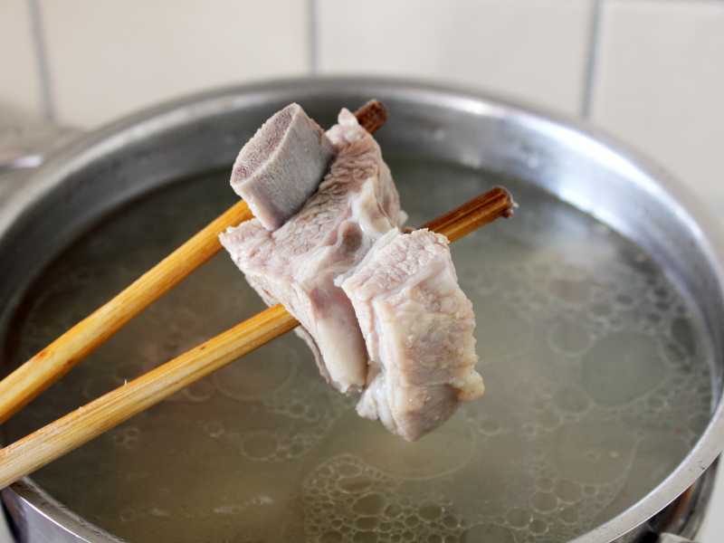 煮羊骨頭放什么調料 煮羊骨頭的正確方法與配料