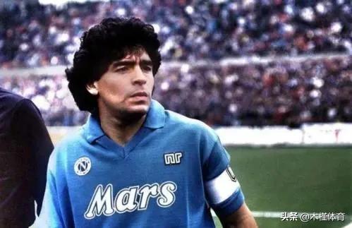 足球界最強的11人（足球史上十大球王排名）