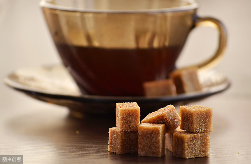 為什么月經有血塊 (月經有一坨一坨的血塊)