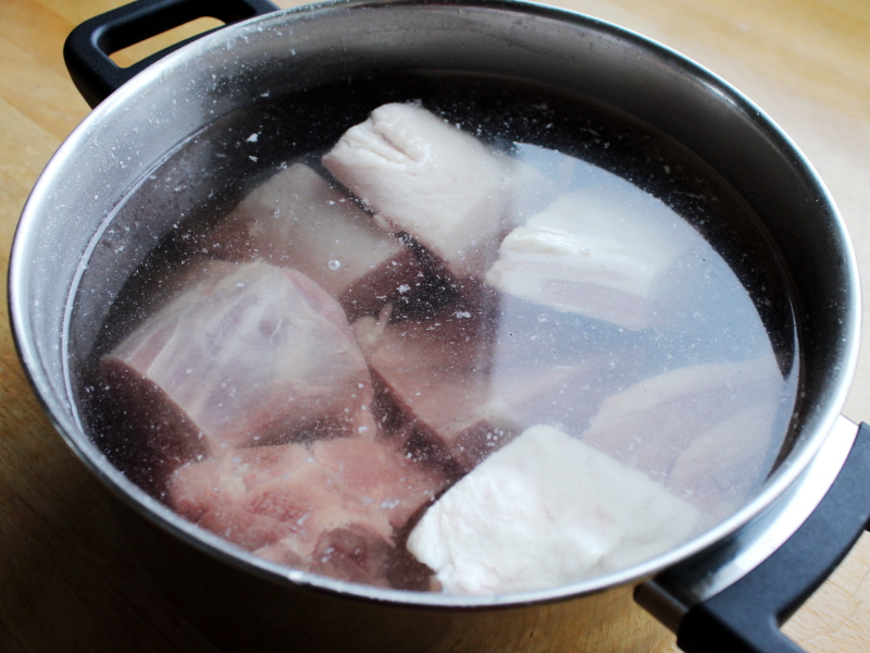 煮羊骨頭放什么調料 煮羊骨頭的正確方法與配料