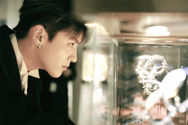 吳亦凡為什么能火這么久（吳亦凡怎么火起來的）