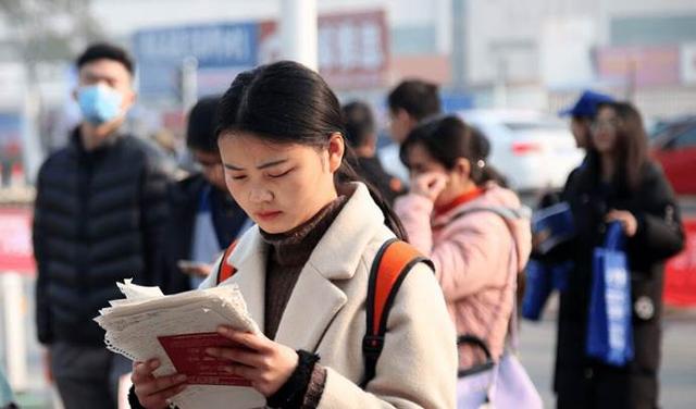 事業(yè)單位轉(zhuǎn)公務(wù)員最新政策（2022年事業(yè)編轉(zhuǎn)公務(wù)員途徑）