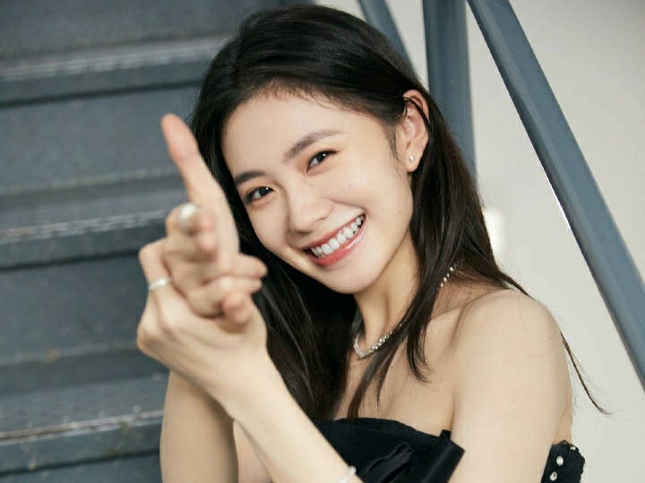 劉浩存的眼睛為什么這么大（劉浩存的眼睛好奇怪）