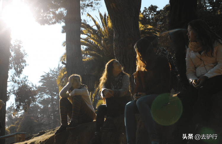 智利人為什么長(zhǎng)的像中國(guó)人（智利人是什么膚色）