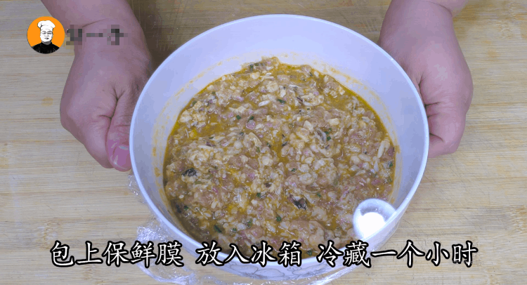 蟹黃包餡料如何制作(蟹黃豬肉餡怎么調(diào)制)