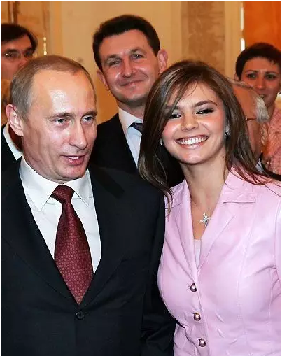 普京八年的神秘情人的兒子照片(硬漢普京有幾個情人)