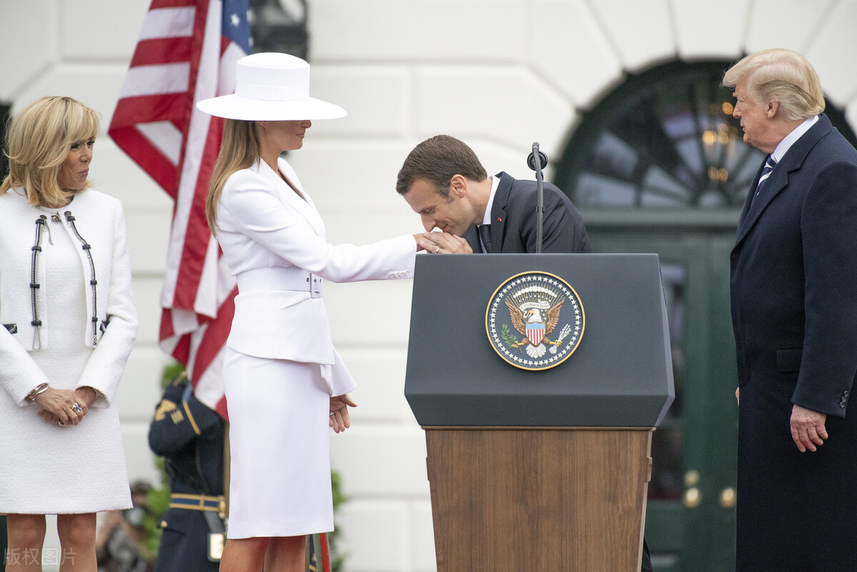 馬克龍老婆是他老師嘛(馬卡龍為什么那么愛布麗吉特)