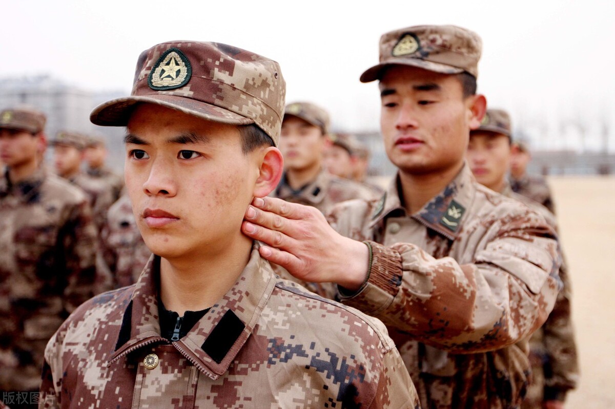 武警和陸軍選哪一個好（當兵去武警好還是陸軍好）