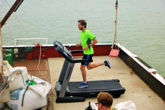 世界上最小的國家（最小的國家僅2人）