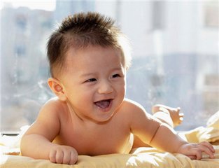 黃疸曬太陽隔著玻璃曬有效果嗎(需要脫了衣服嗎)