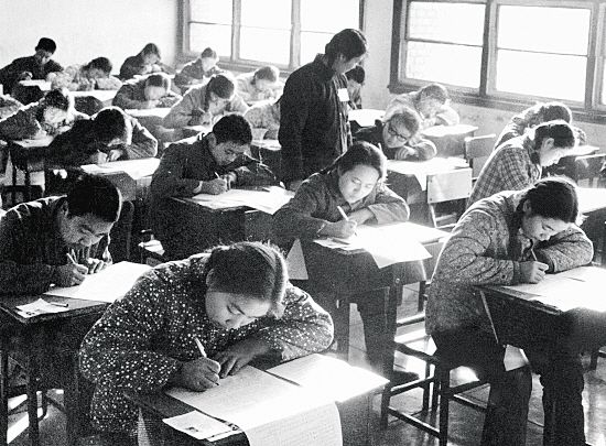恢復高考是哪一年（恢復高考最早是誰提出的）