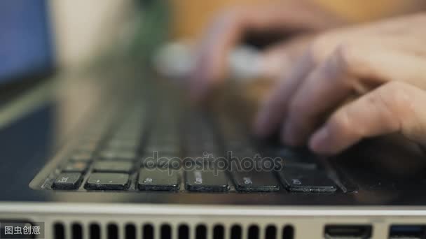 政府領導看上的女人的特點（能夠吸引當官的女人）