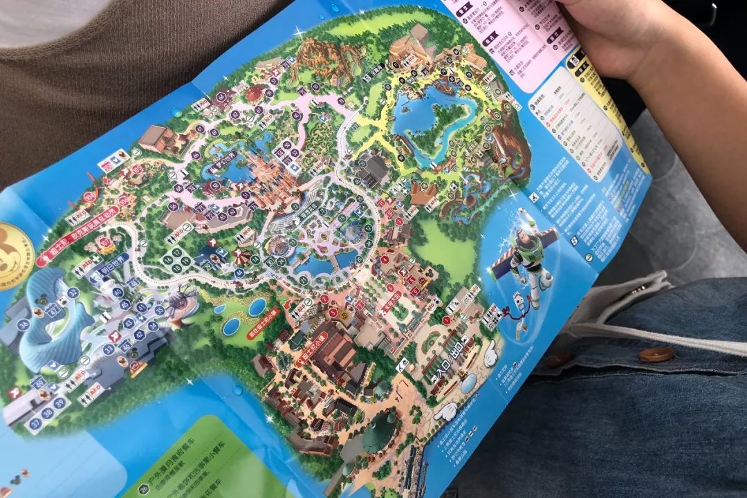 去上海迪士尼花了一萬(情侶去上海迪士尼大概多少錢)