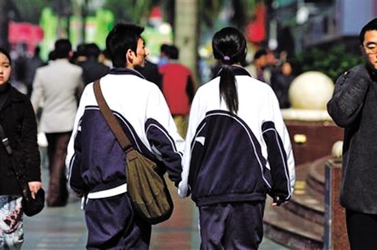 13歲女孩早戀怎么引導(女兒十三歲早戀怎么教育才好)