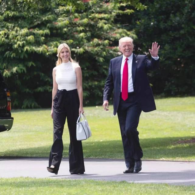 硬漢普京的女兒是干什么的（普京的女兒照片）