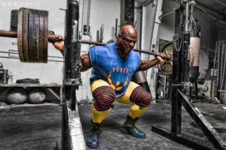 深蹲100公斤什么水平（健身房100kg深蹲人多嗎）