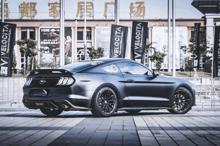 福特野馬黑武士多少錢(qián)一輛(黑武士野馬圖片及價(jià)格)