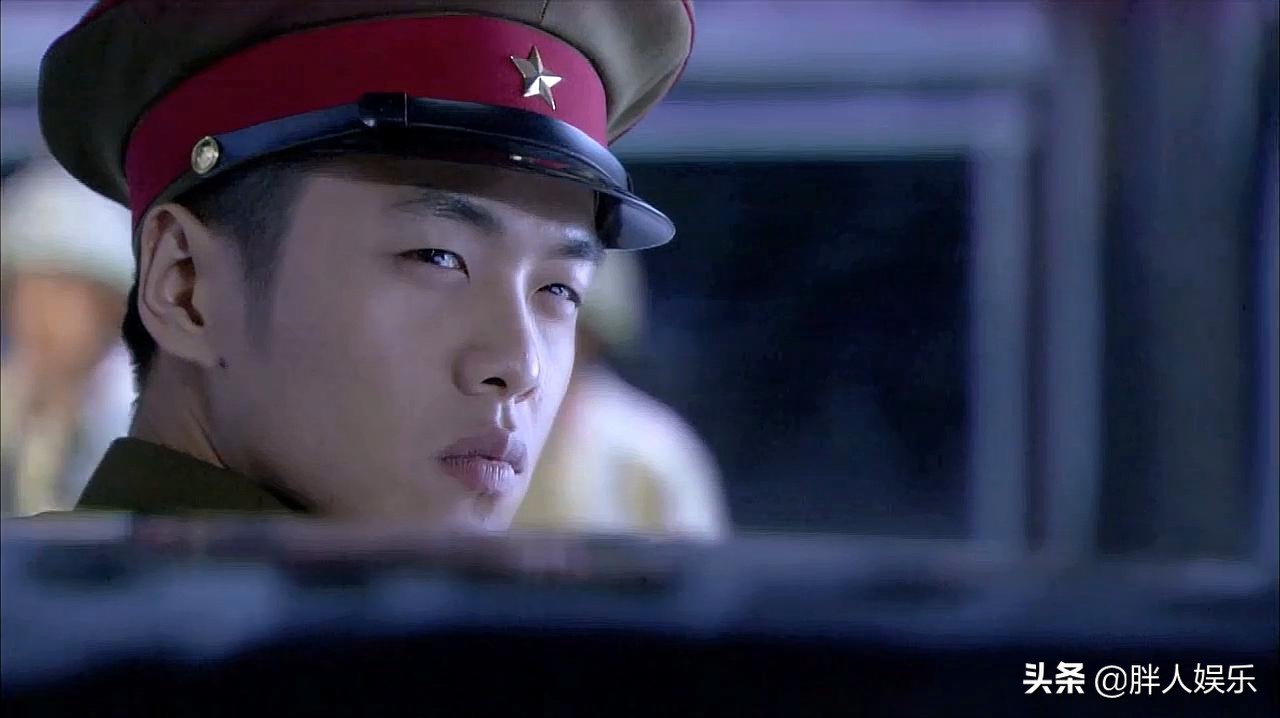 張若昀的親娘是誰(演員張若昀的家世)