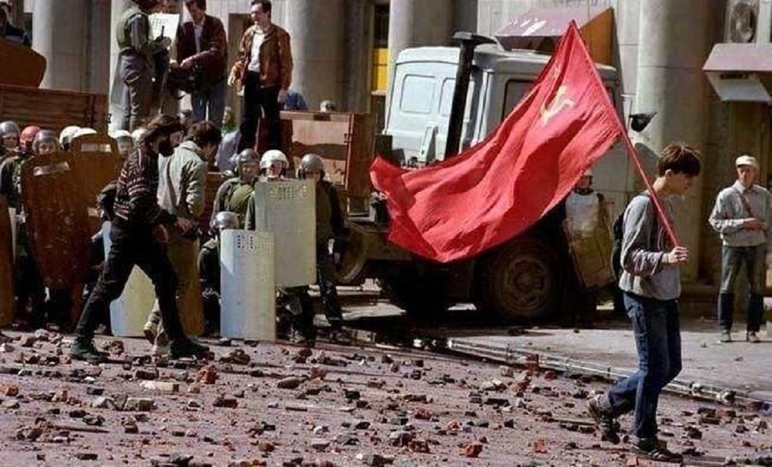 蘇聯解體是在哪一年(蘇聯解體的四大根本原因)