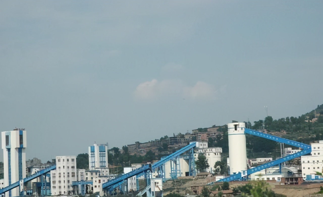 煤礦工人工資多少錢一個月（煤礦哪個工種好干還掙錢多）