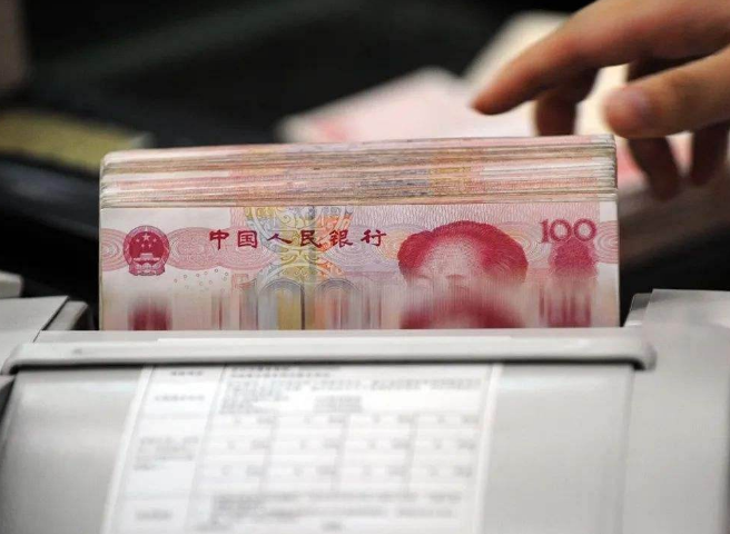 大媽偷走銀行5個億是真的嗎（浙江女商人聯合銀行內鬼暗箱操作）