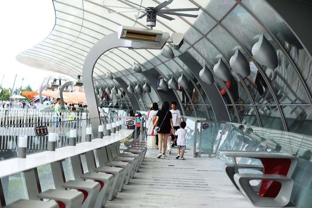 去上海迪士尼花了一萬(情侶去上海迪士尼大概多少錢)