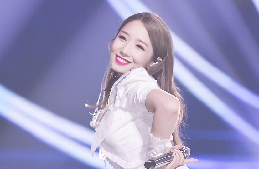 孟美岐14歲會(huì)拍牛奶照（孟美岐寫(xiě)真照牛奶）