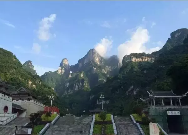 張家界要幾天合適（去張家界玩三天大概需要多少錢）